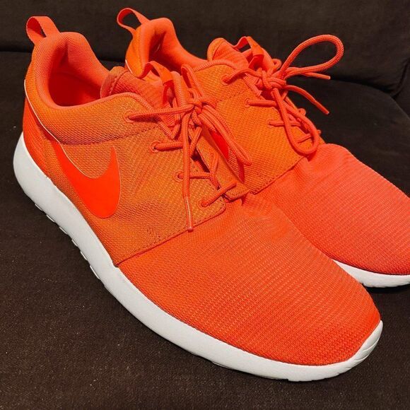 Bright Orange Nike Roshe Run Mens 10.5 US 44.5 EUR Fabric Mesh Uppers White sole - Picture 1 of 15